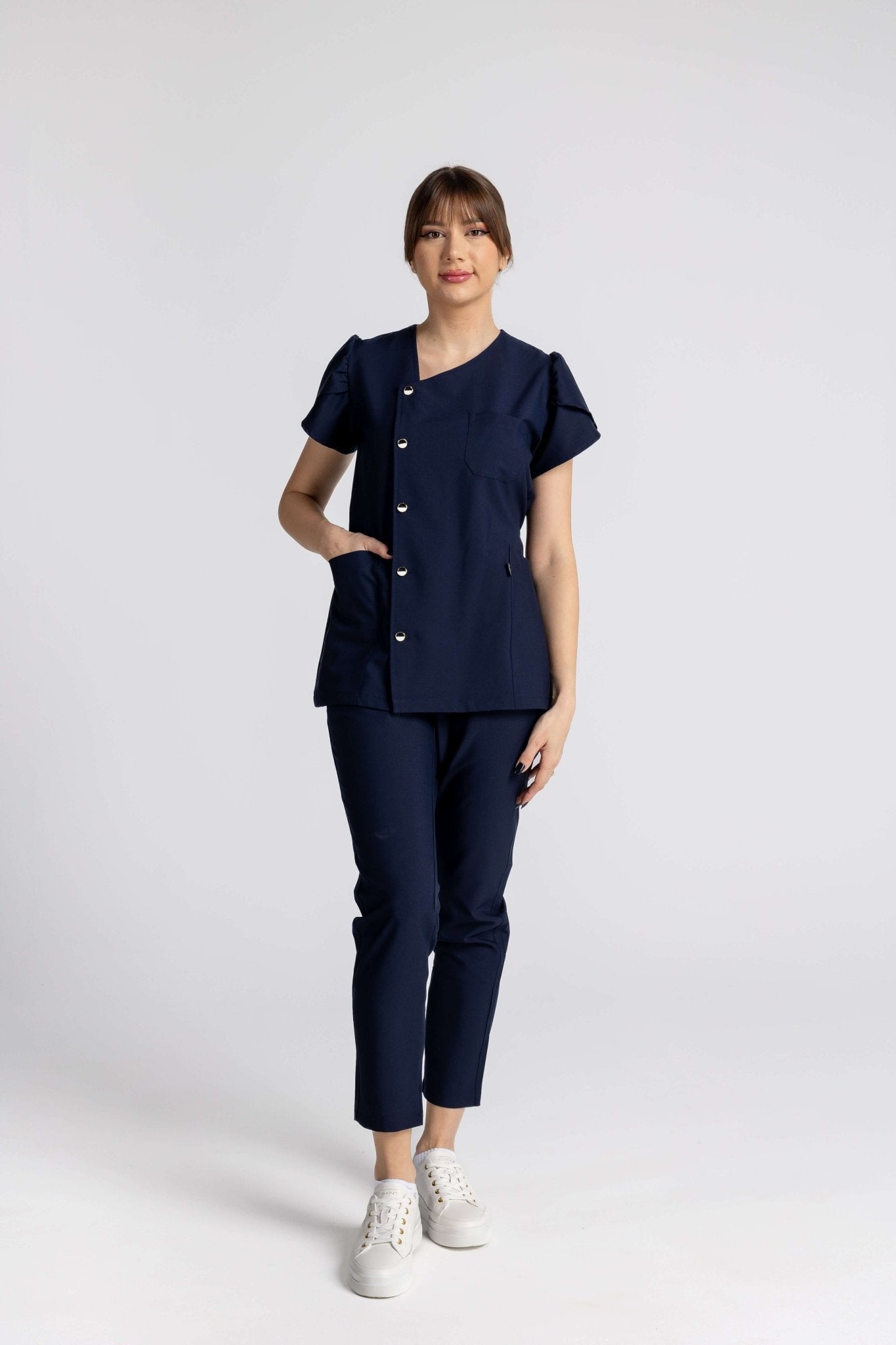 Costum Premium Elastic Sofia model prezentat, elegant si confortabil, ideal pentru mediu profesional.