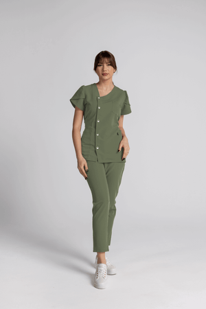 Costum Premium Elastic Sofia, costum profesional elegant, confortabil, cu design distinctiv și mâneci lalea.